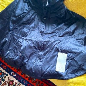 NWT Lululemon Wanderful capelet